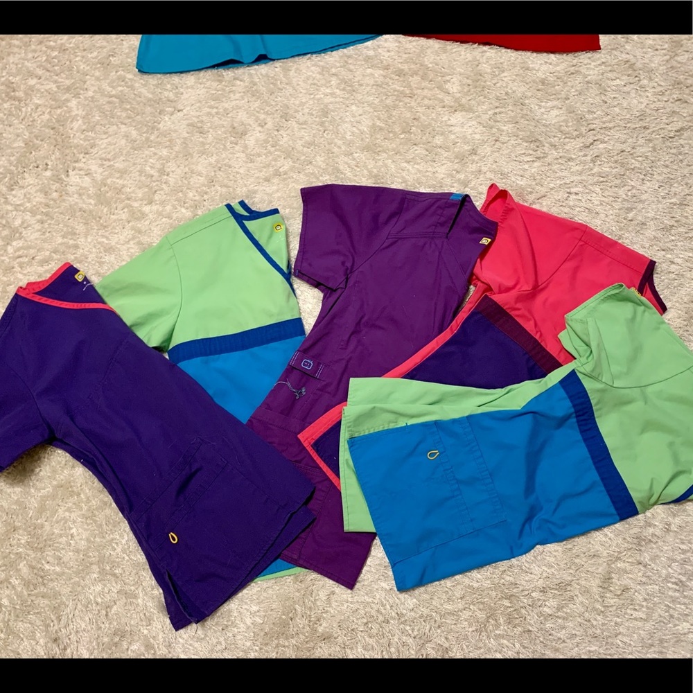 5 wonder wink scrub tops